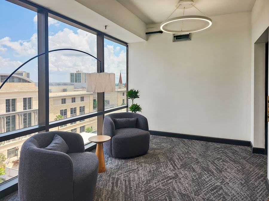 FL, Jacksonville - Laura St