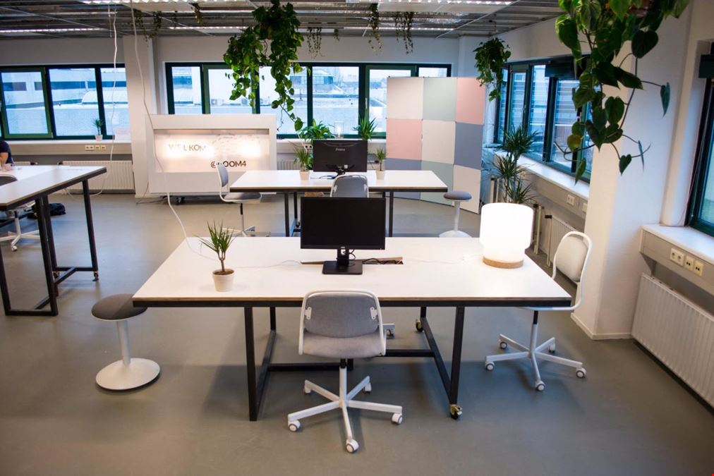 ROOM4 (coworking Space & Community) - ROOM4 coworking Space & Community