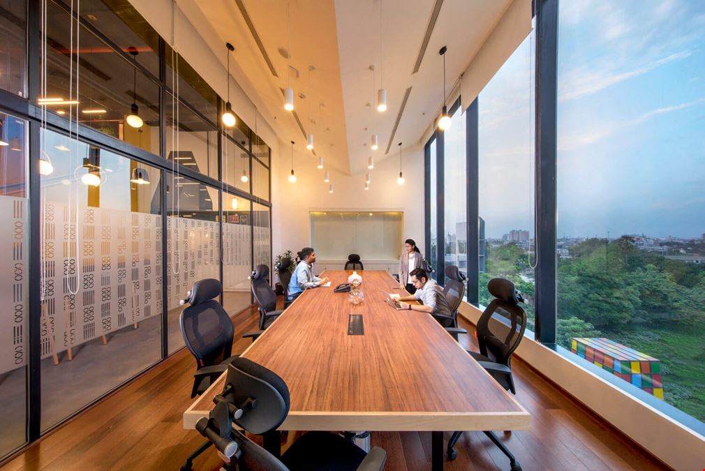 The Hive Collaborative Workspaces - OMR