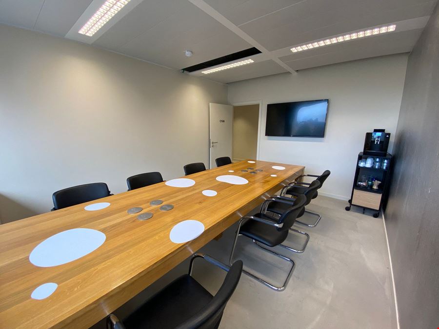 Silversquare  Louise