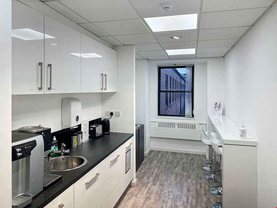 Regus - Cloth Market