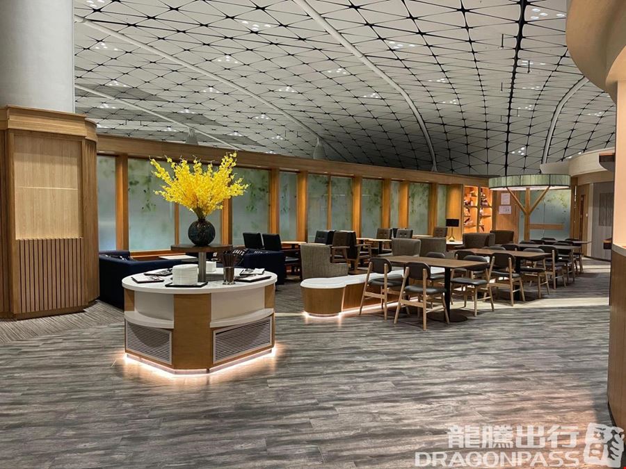 Hong Kong Airlines Lounge (Club Autus) Hong Kong International Airport Transfer Concourse