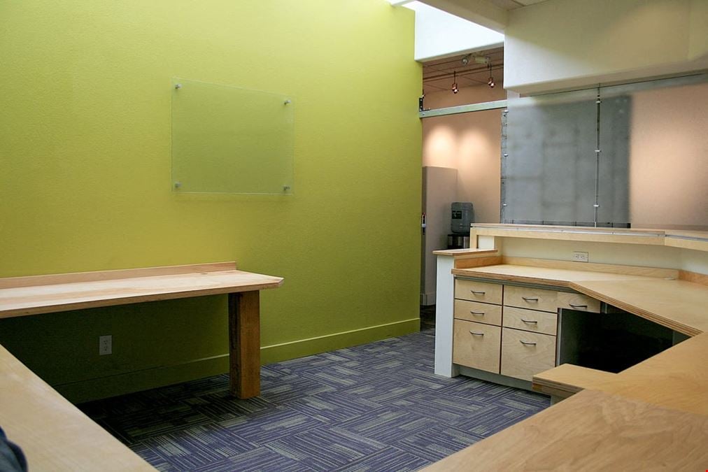 Floating Office Day Rental