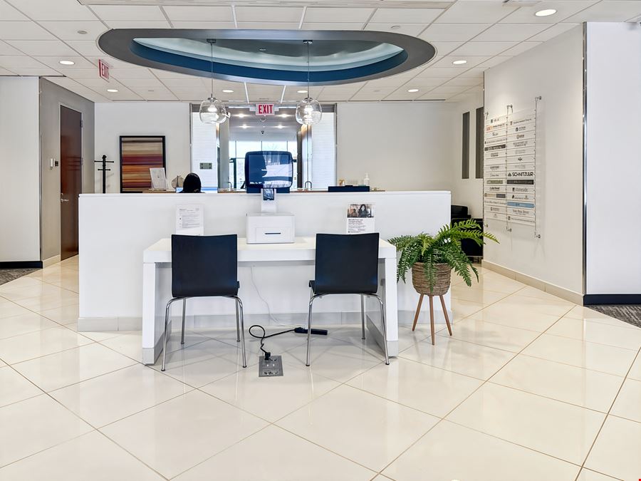 Regus - Lake Forest – Landmark Conway Farms