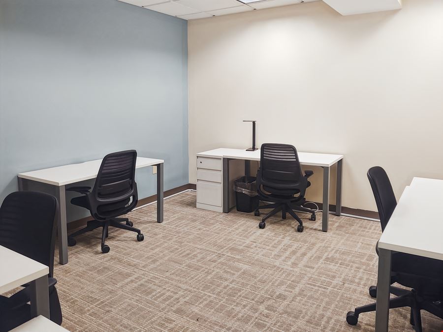 Regus - Savannah - 22 Bull St
