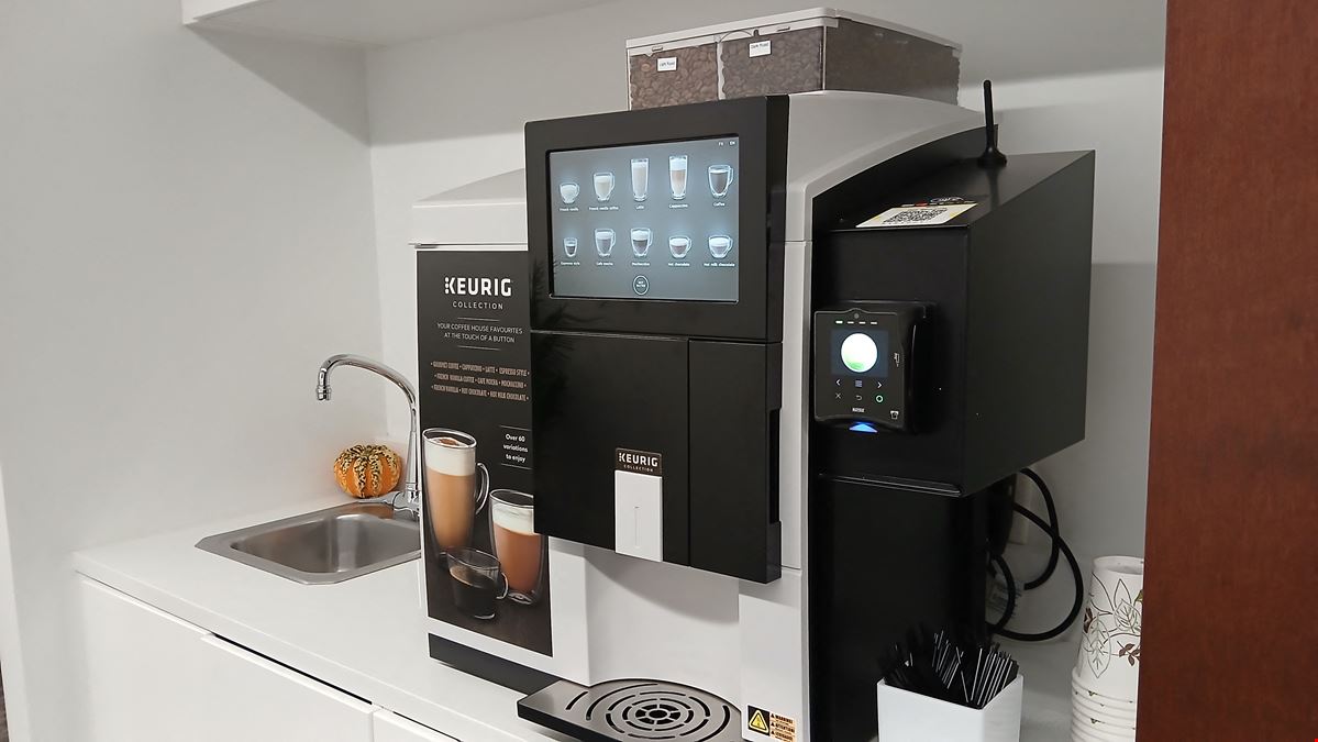 NJ, Edison - Fieldcrest Avenue