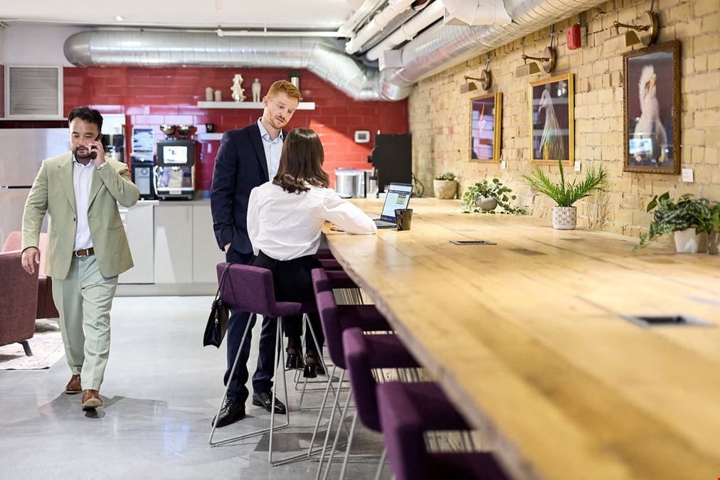 iQ Offices - 140 Yonge Street