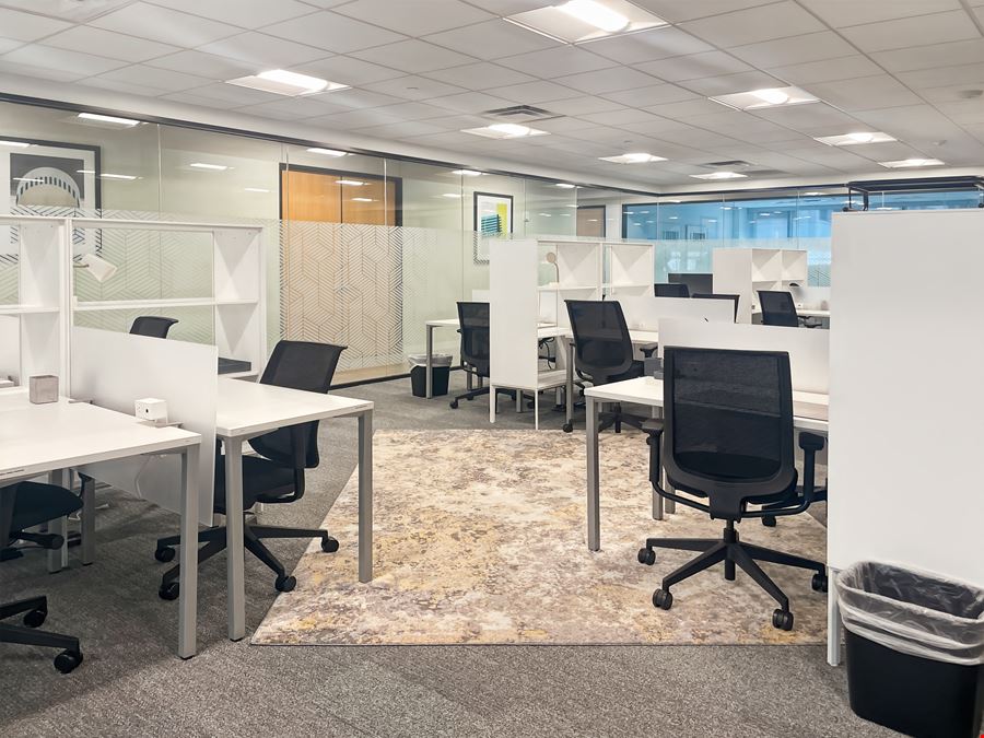 TX, Houston - Spaces Downtown Greenstreet