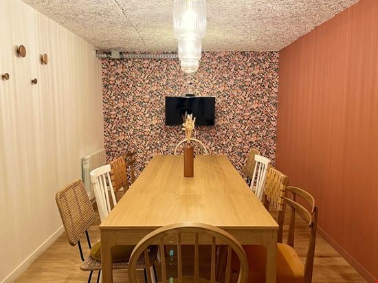 Preview of Rayon - Vincennes Office space for Rent in Vincennes Community School Corporation