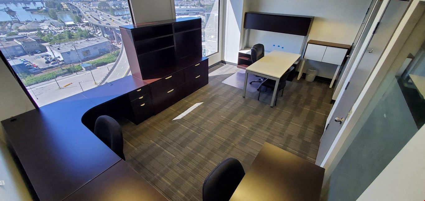 1105-07 Private Office