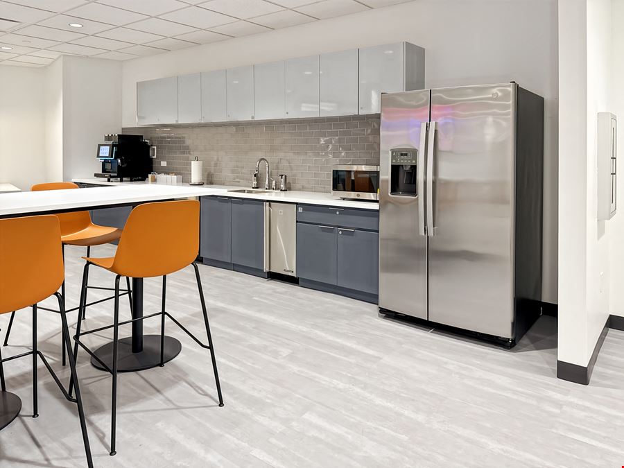 Regus - Hollywood - 1895 Tyler Street