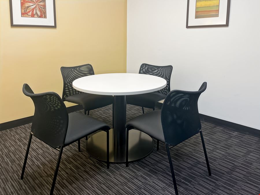 WA, Renton - Triton Towers Three