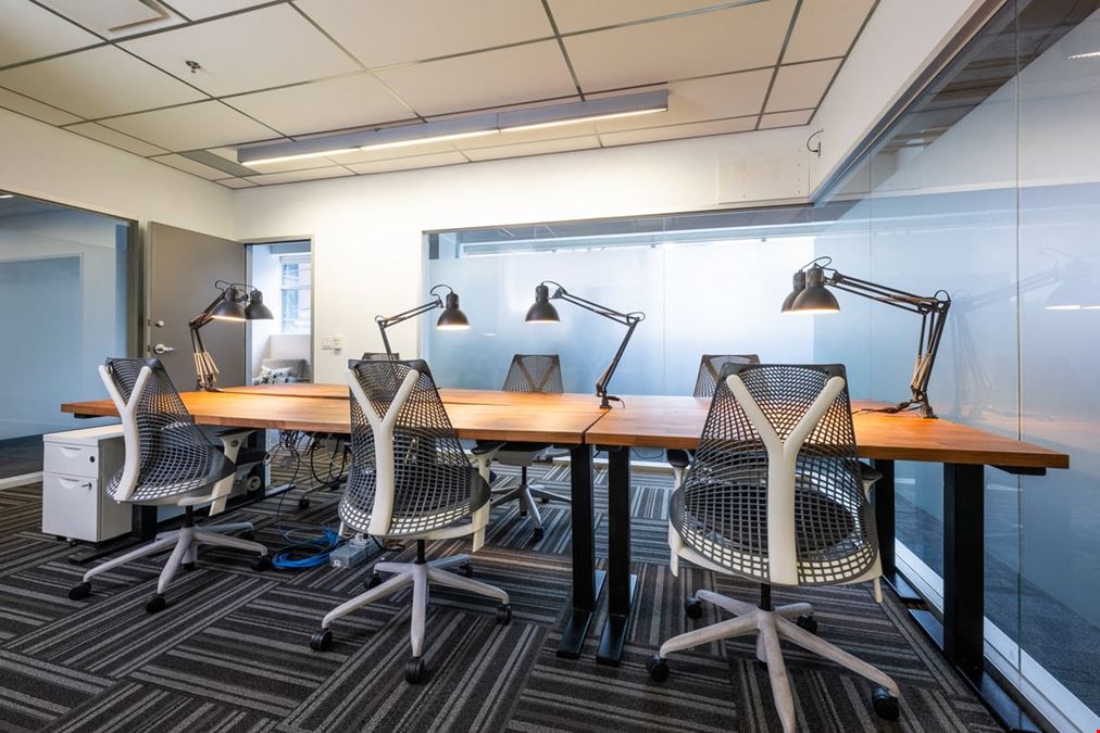 Office 202 - 6-Person Suite
