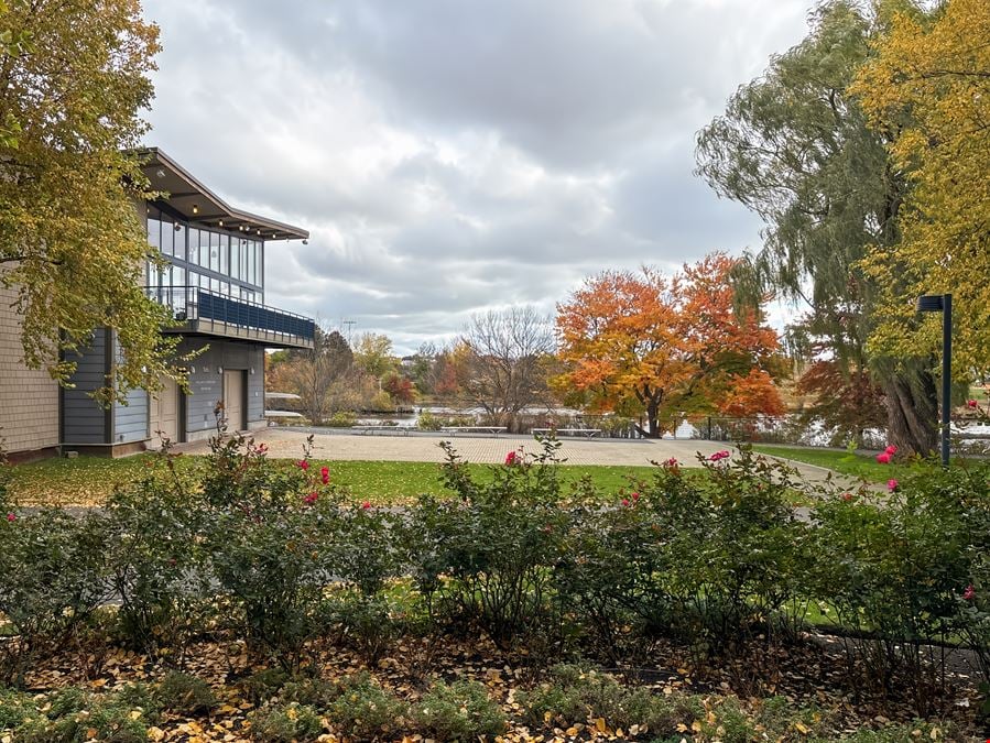 Signature - Medford - Rivers Edge Dr