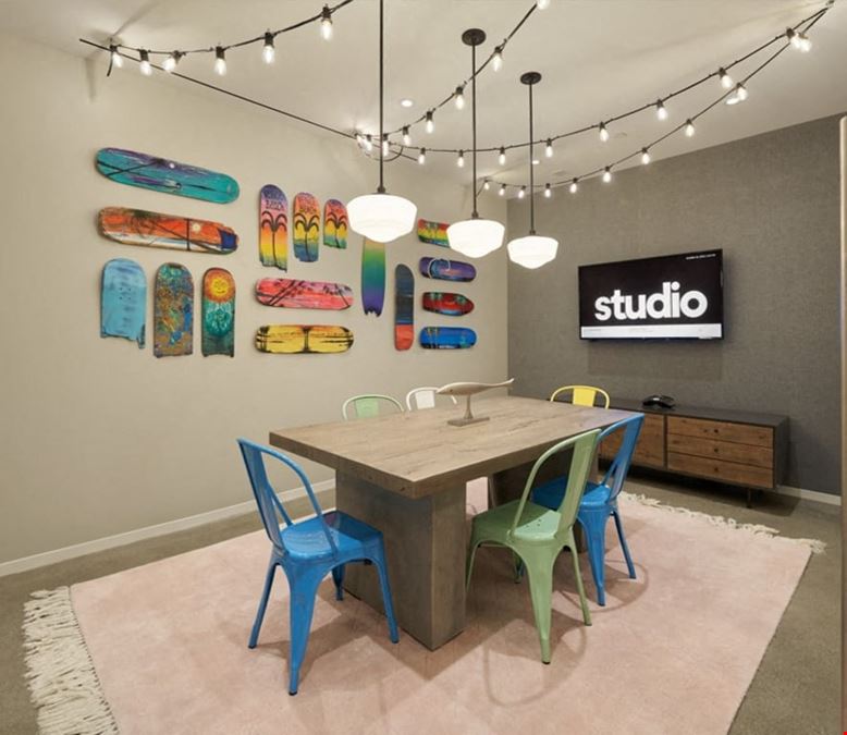 Studio - Beverly Hills