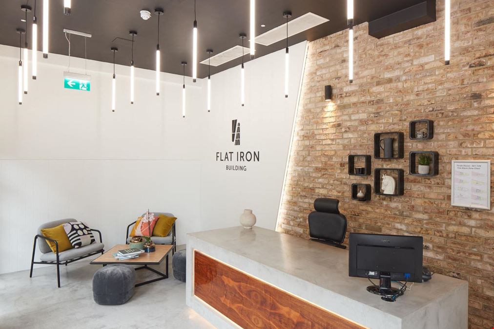 Kitt - Flat Iron Building