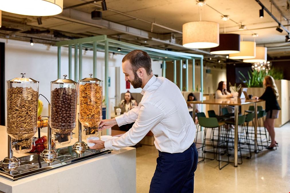 iQ Offices – 222 Queen Street