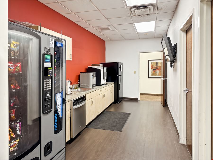 Regus - Tampa - Woodland Corporate Center