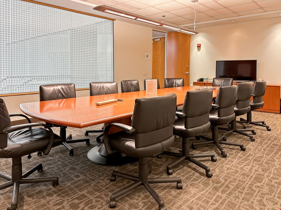 Chicago West Loop 200 S Wacker