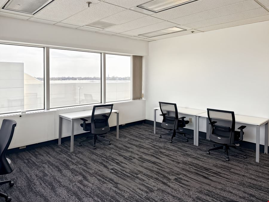 Regus - Greensboro - 301 N Elm