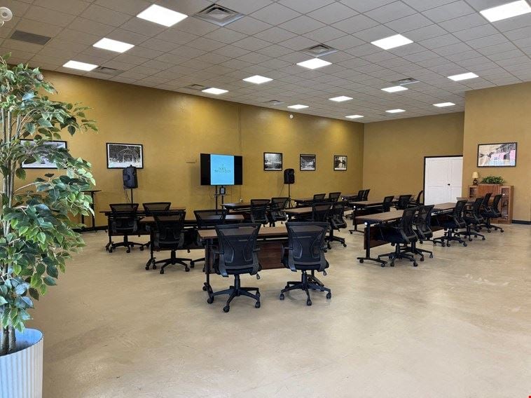 Yucca Large Meeting Room