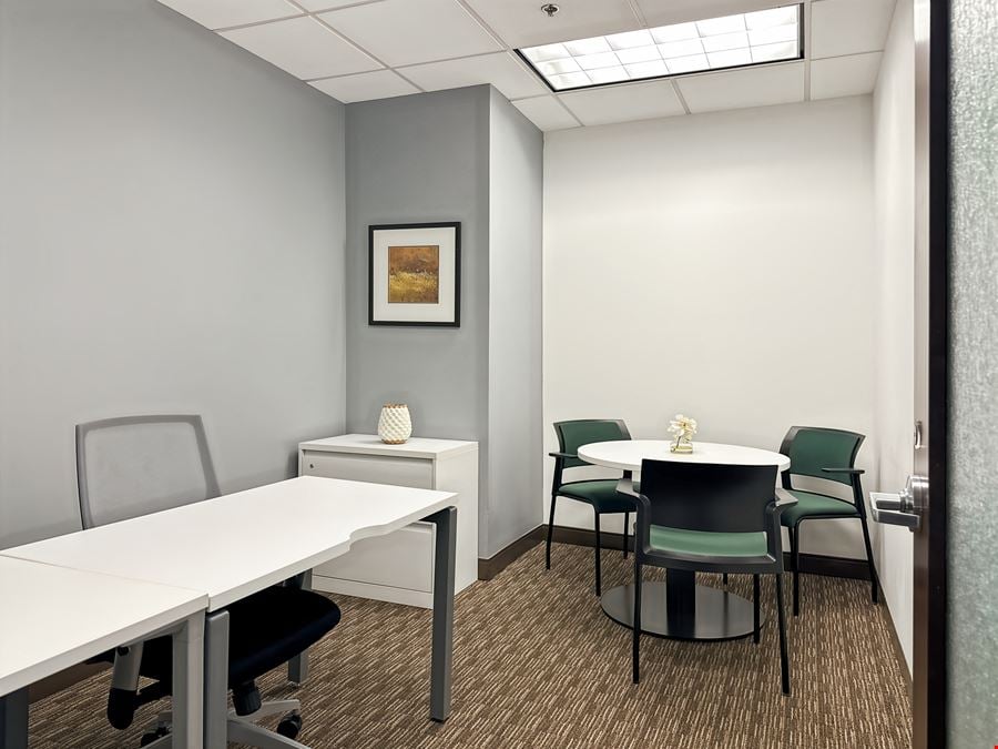 Regus - Scottsdale - Camelback Square