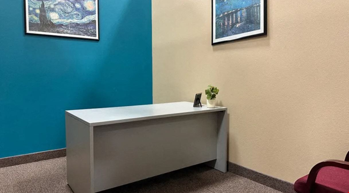 Private Day Office 122