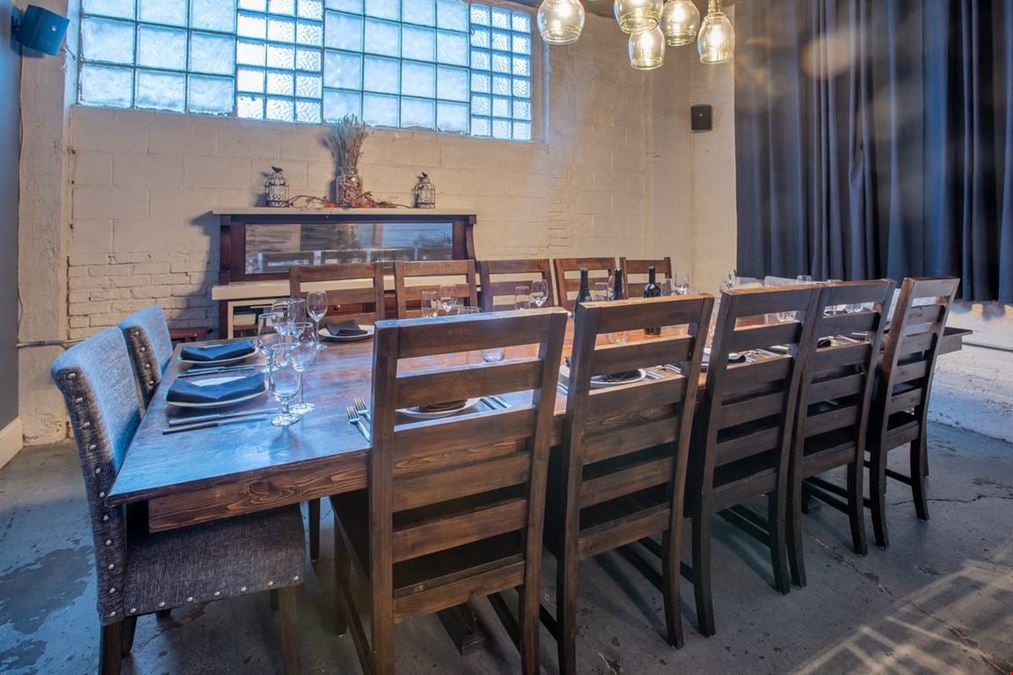 Dining / Conference Room