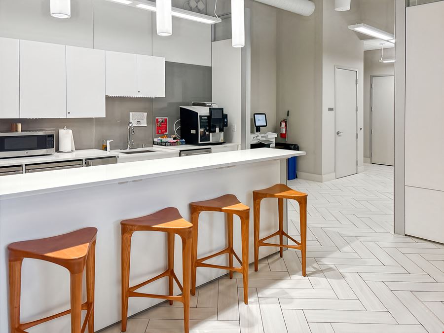 Regus - Louisville - East Witherspoon St