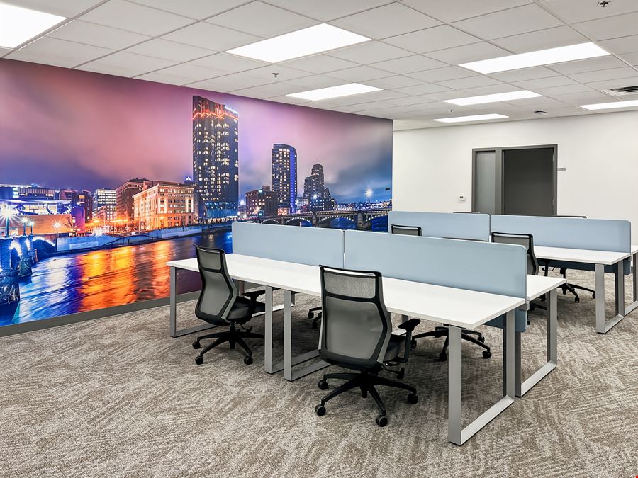 MI, Grand Rapids - Broadmoor Ave