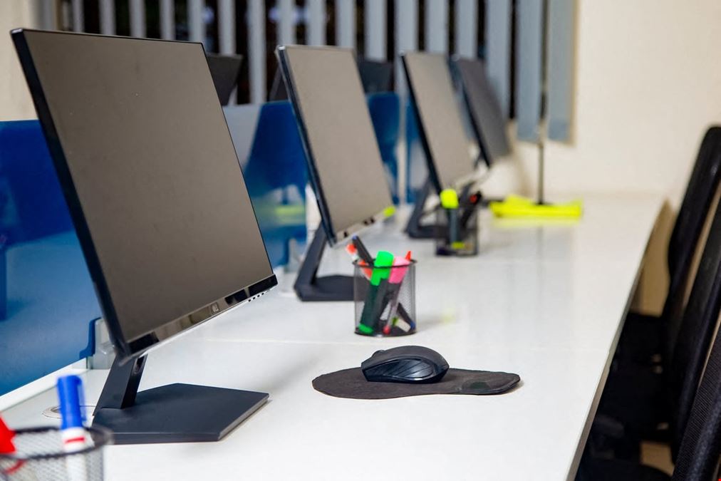 Divine Coworking - Cosmos Gardens
