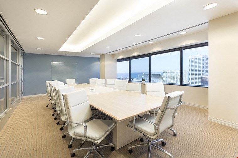 16 Person Meeting Room