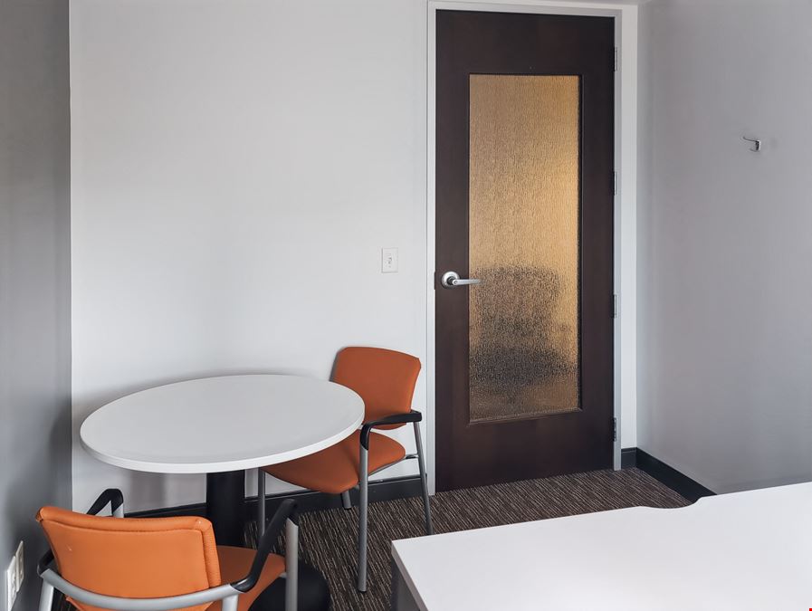 KY, Louisville – MET Building