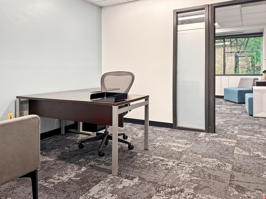 MD, Bethesda - Democracy Plaza