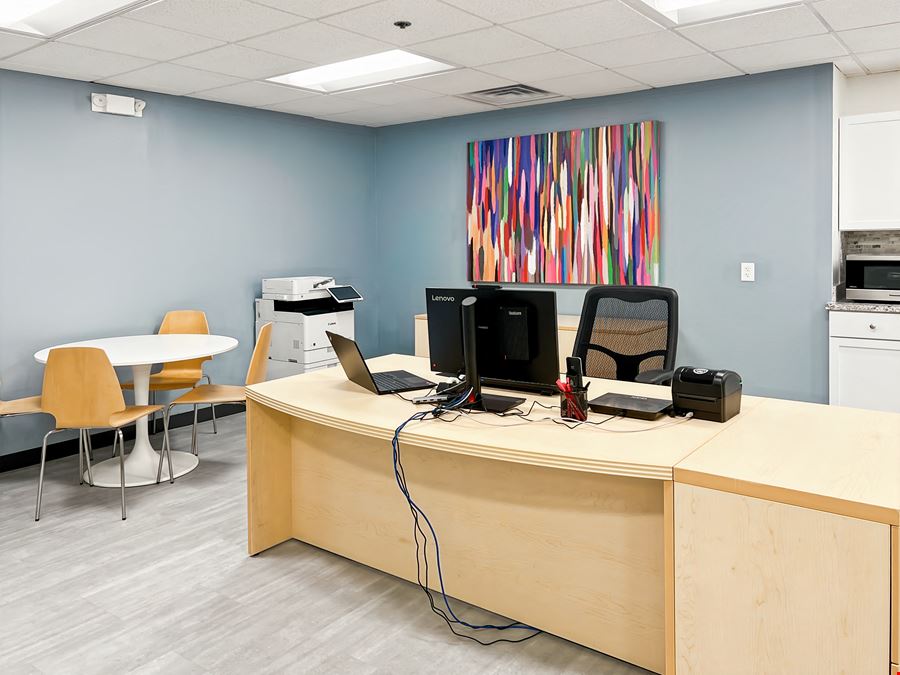 IA, West Des Moines - Valley West Drive