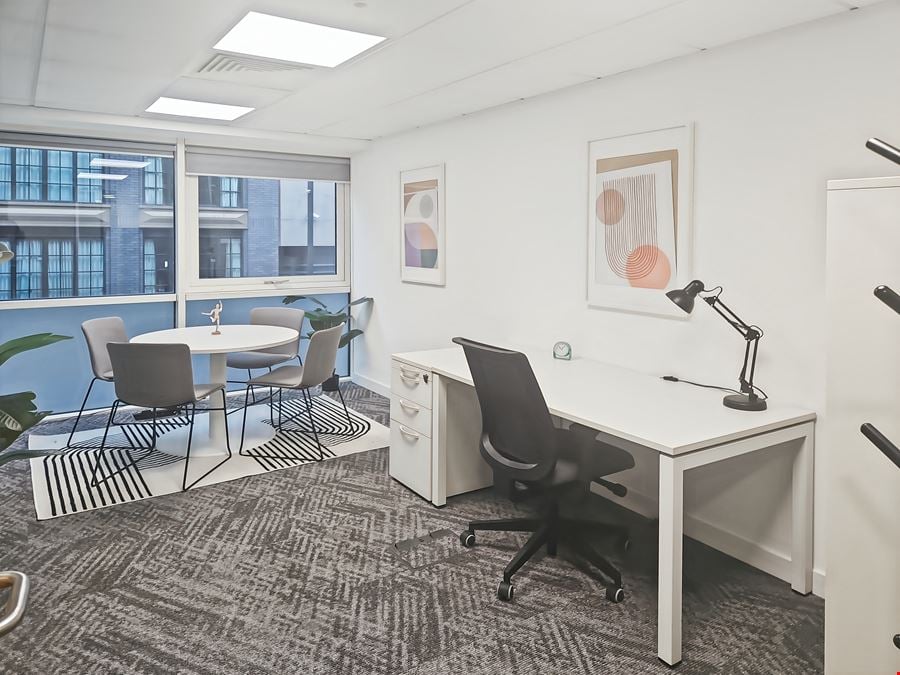 Regus - St James Tower