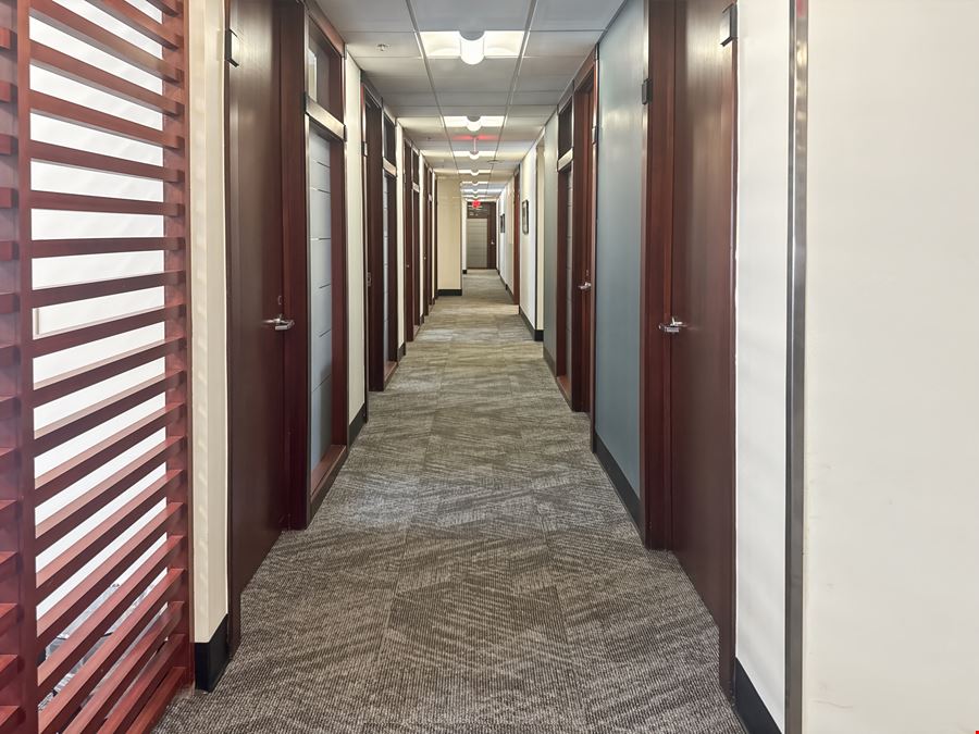 Regus - Kansas City - Country Club Plaza
