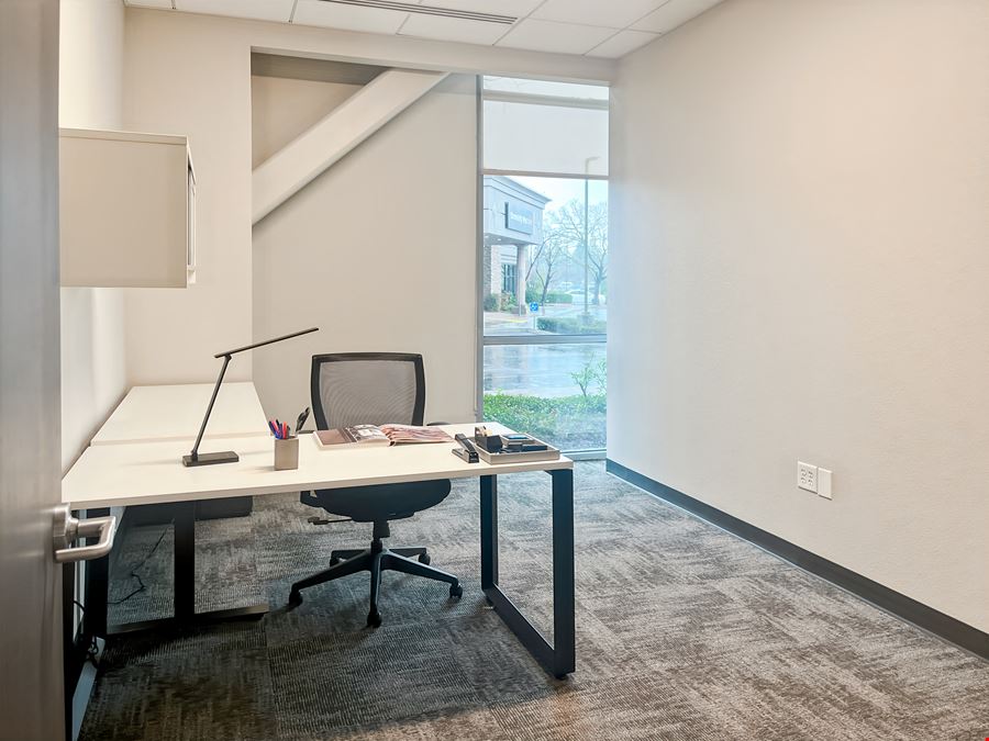 CA, Fresno - E River Park Circle