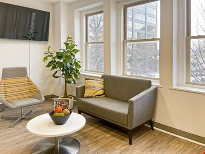 Regus - Manchester - 1087 Elm Street