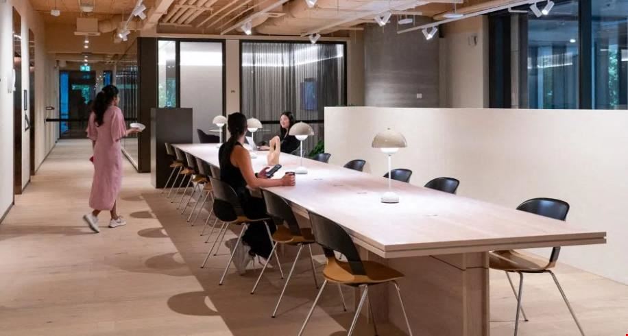 555 Collins Exchange