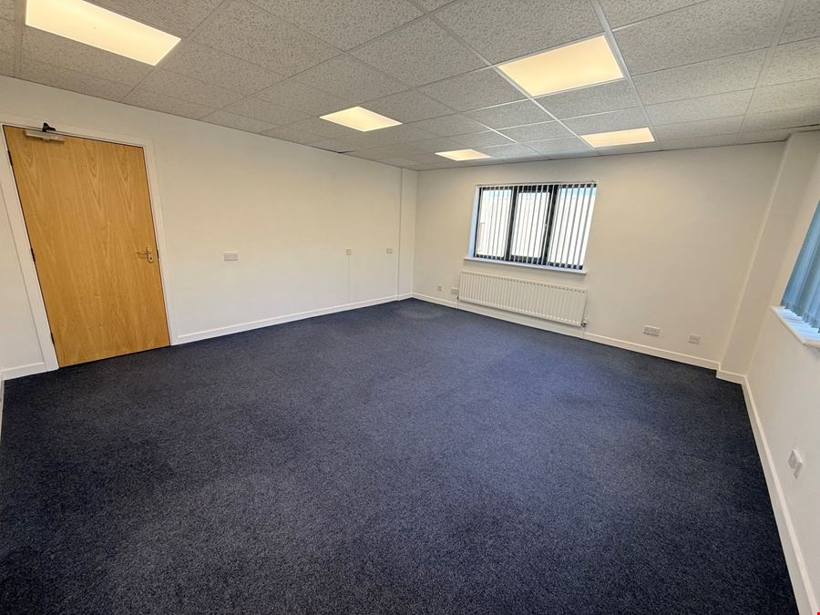 Storage Giant - Hyssop Close