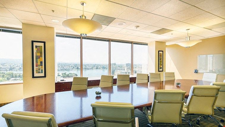 14 Person Meeting Room - Lake Merritt