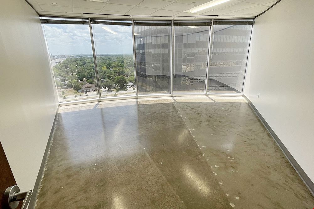 7322-7324 Southwest Freeway