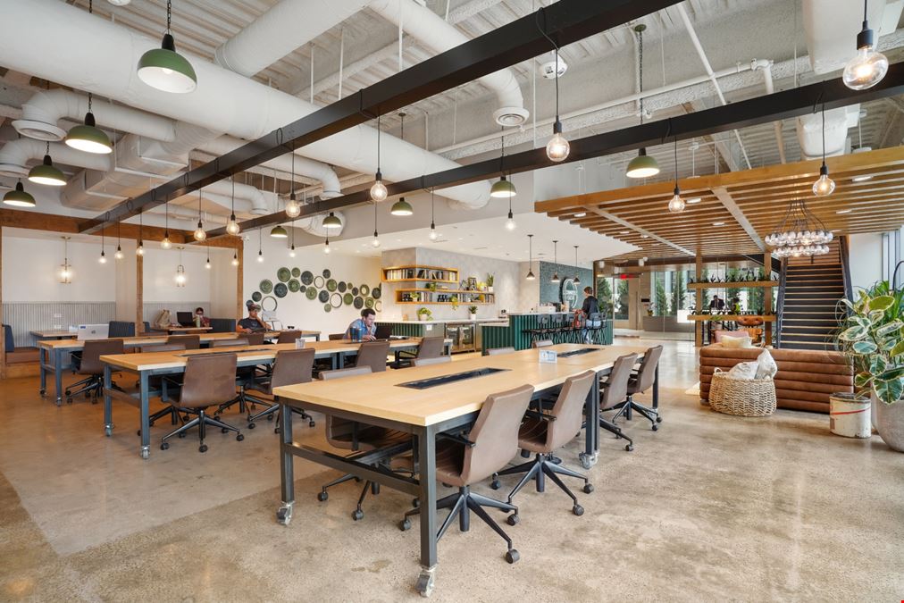 Common Desk - Energy Square