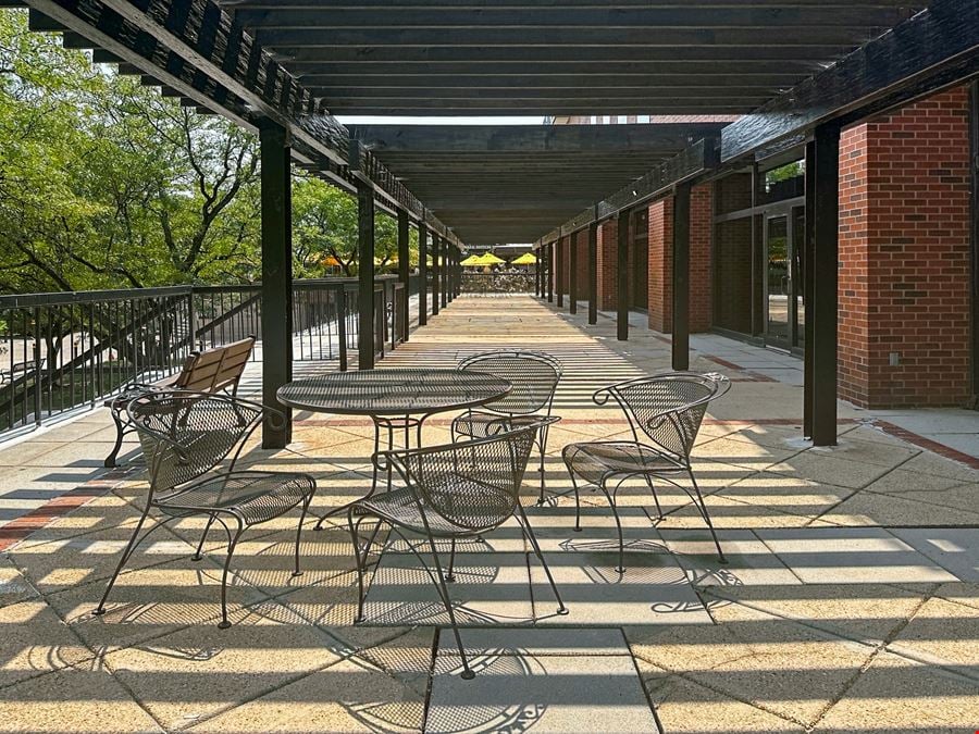 Regus - Alexandria - 211 N Union