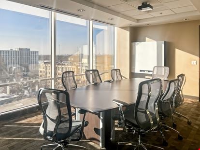 Regus - Decatur - One West Court Square
