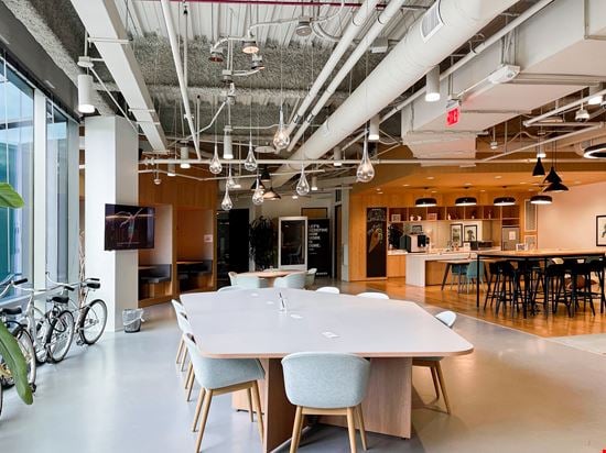 NC, Raleigh - Spaces Crabtree Terrace