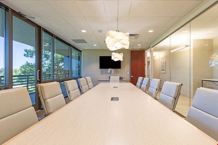 12 Person Meeting Room - Large