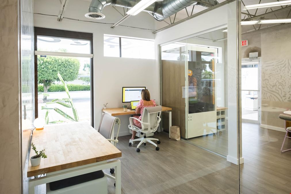 Dedicated Desk Loft Office