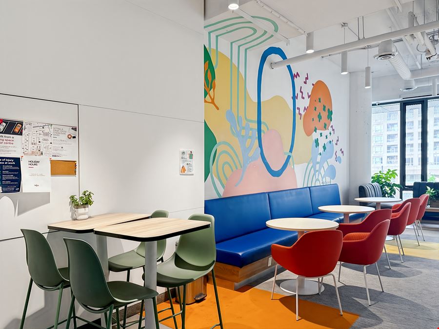 ON, Toronto - Wellesley Street West